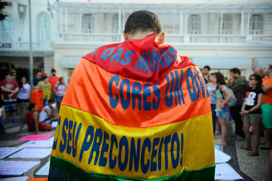 Bolsonaro faz Brasil despencar no ranking de países seguros para gays