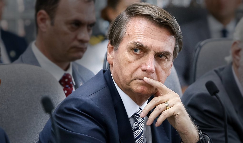 Isolamento de PSL joga Bolsonaro no centro da negociação com o Congresso