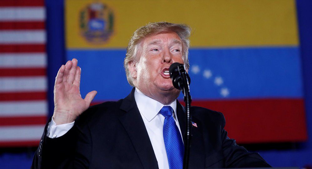 Trump ataca Maduro para roubar petróleo e esconder colapso da dívida pública dos EUA