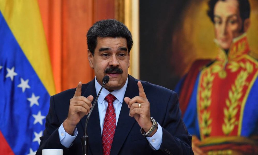 Maduro: Forças Armadas estão espalhadas para “garantir a paz e a defesa integral do país”
