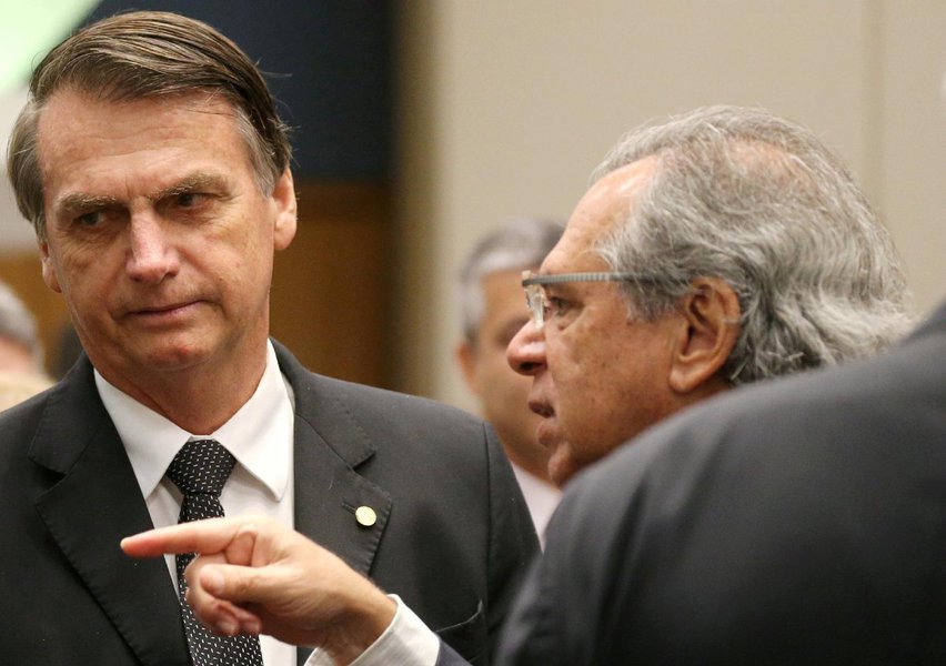 Bolsonaro e Guedes censuram informações sobre Previdência