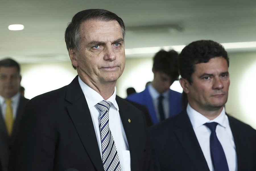 Para defender Moro, Bolsonaro acusa mídia de 'omissão' e 'má-fé'