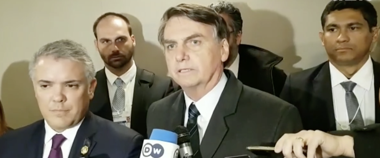 Bolsonaro desmente governador de Roraima e diz que 'ajuda humanitária' está mantida