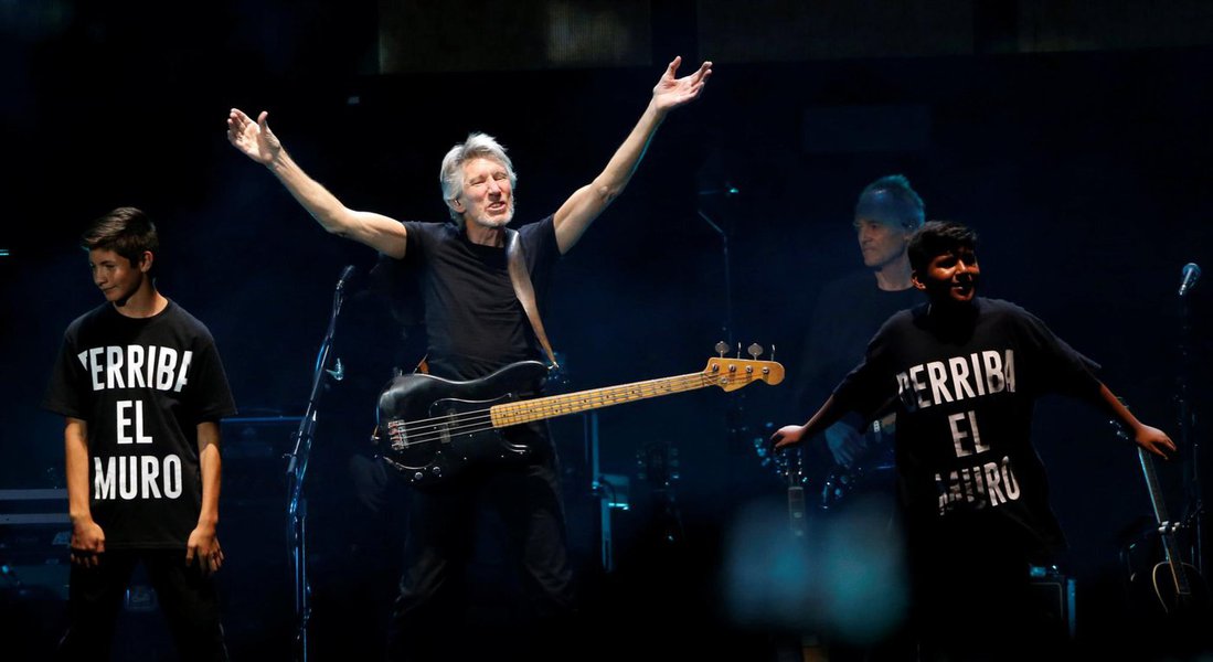 Roger Waters critica show humanitário na fronteira da Venezuela