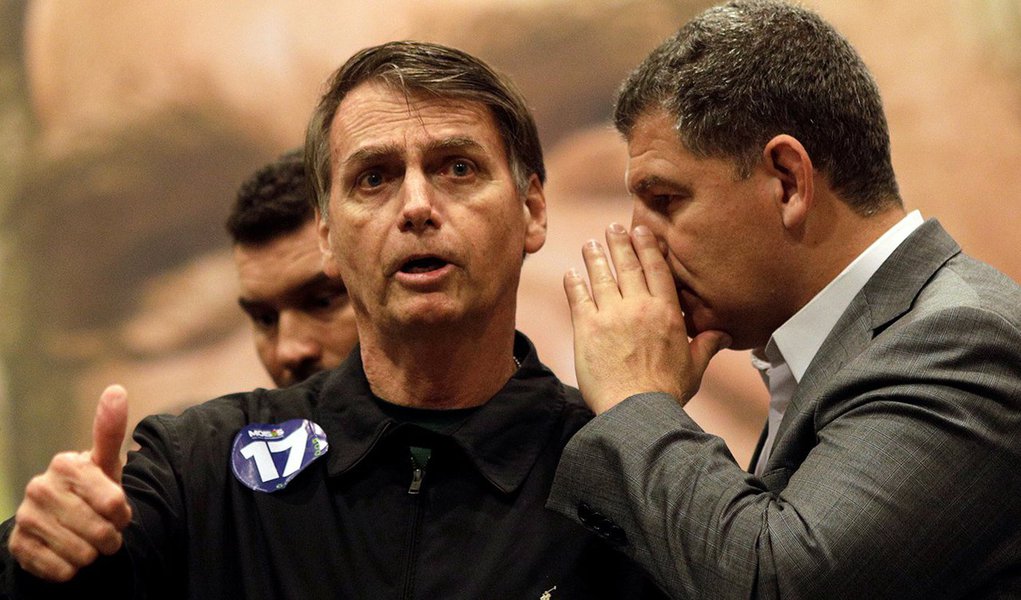 Luis Nassif explica a razão da bronca dos Bolsonaros com Bebianno