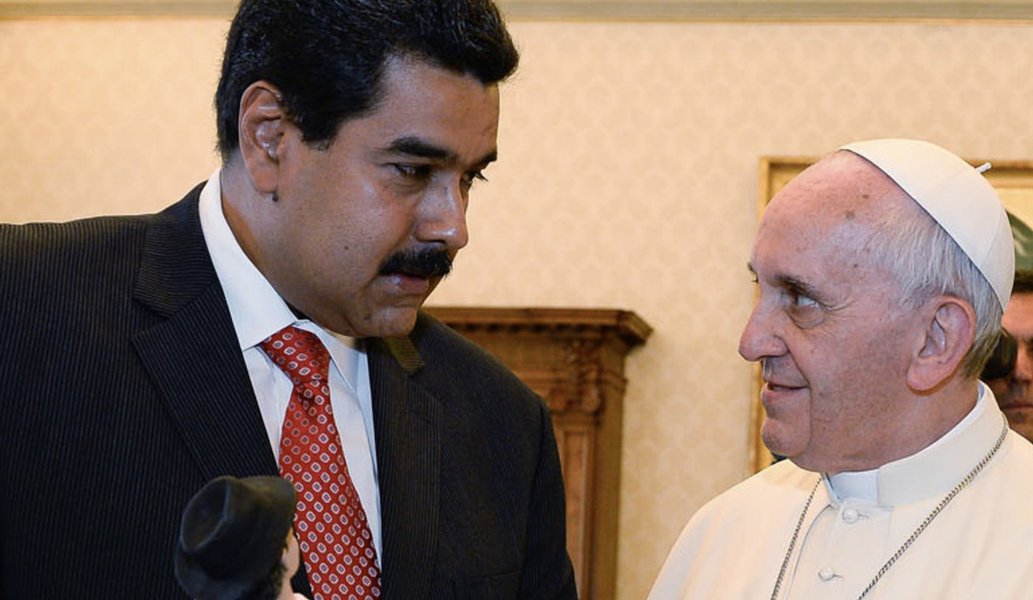 Maduro pede ajuda ao Papa para mediar solução da crise na Venezuela