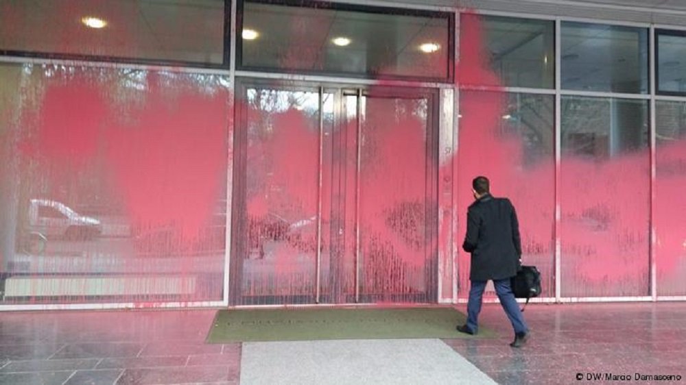 Ataque a embaixada brasileira em Berlim foi ato contra Bolsonaro