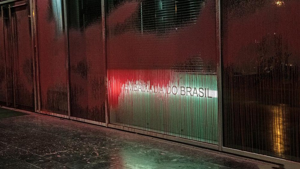 Embaixada do Brasil é alvo de ataques em Berlim