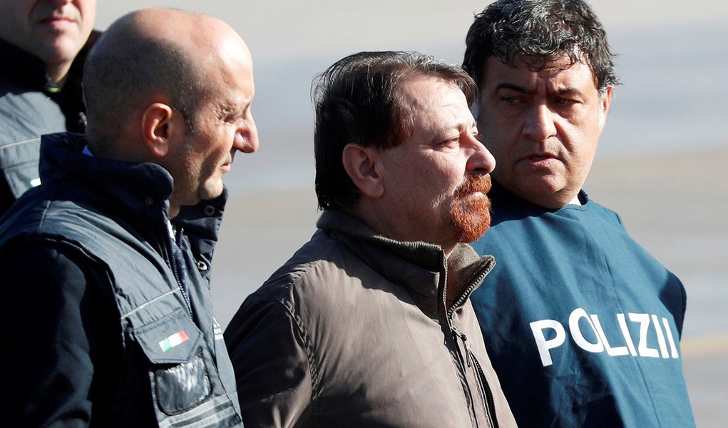 Tribunal italiano confirma pena de prisão perpétua de Battisti