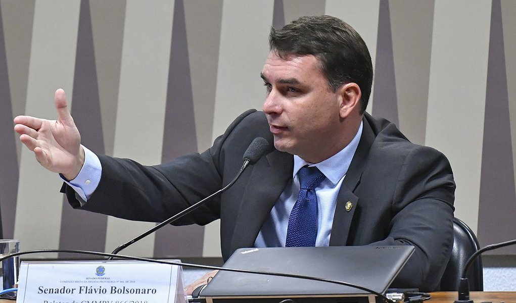 Quebra de sigilo deixa Bolsonaros em pânico, diz Tijolaço