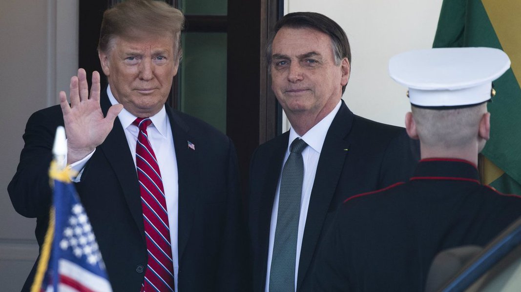 Trump enrola Bolsonaro e mantém bloqueio na OCDE