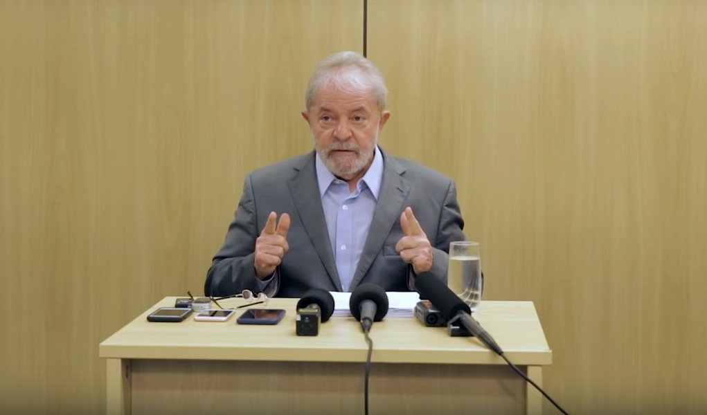 Lula: violência se combate distribuindo educação e emprego, não armas