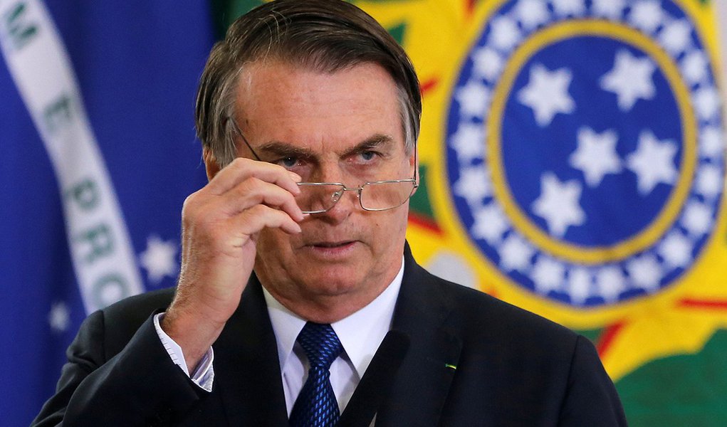 Avaliação negativa de Bolsonaro é maior que a positiva, diz pesquisa do mercado