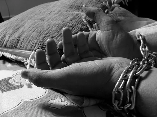 Casal mantém mulher em condição análoga à escravidão por 30 anos e pagará cestas básicas como pena