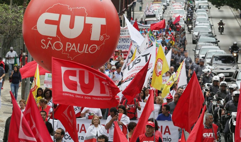 Contra retrocessos de Bolsonaro, centrais convocam mobilização nacional
