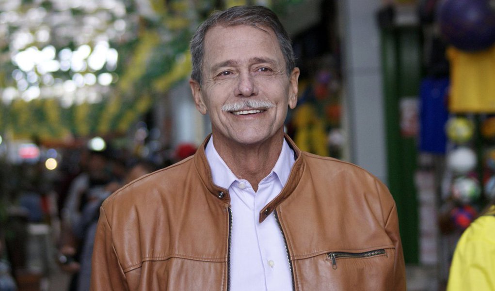 General aliado de Bolsonaro diz que filho do presidente 'enche o saco'