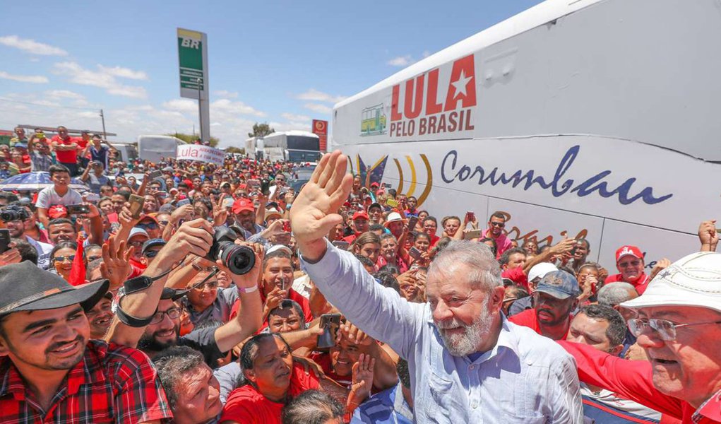 STF libera entrevistas de Lula na prisão