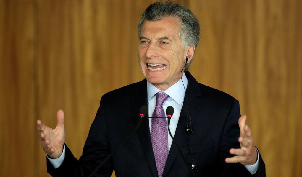 Política neoliberal fracassa na Argentina e Macri quer congelar preços