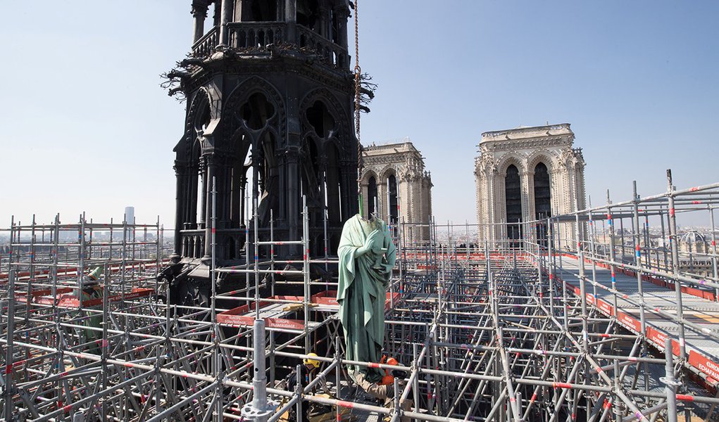 Doações para reconstrução de Notre Dame somam US$ 900 mi