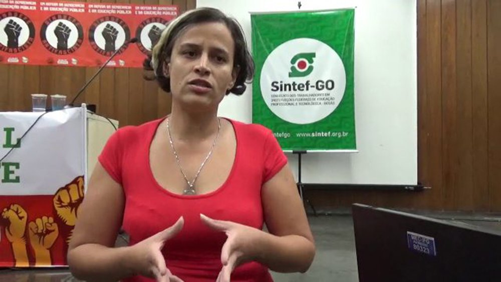 Polícia entra no Instituto Federal de Goiás e faz prisão política de professora