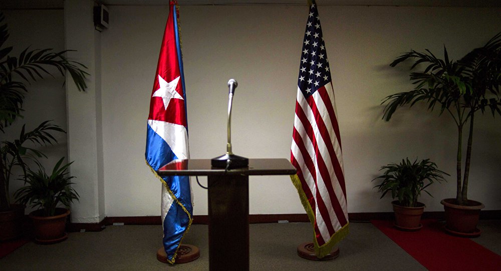 EUA intensificam bloqueio a Cuba, restringindo viagens e remessas