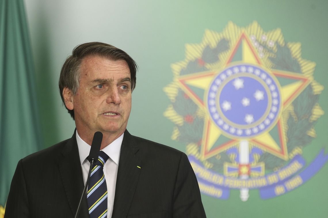 Só Bolsonaro manda recado para acalmar quem pratica extração ilegal de madeira