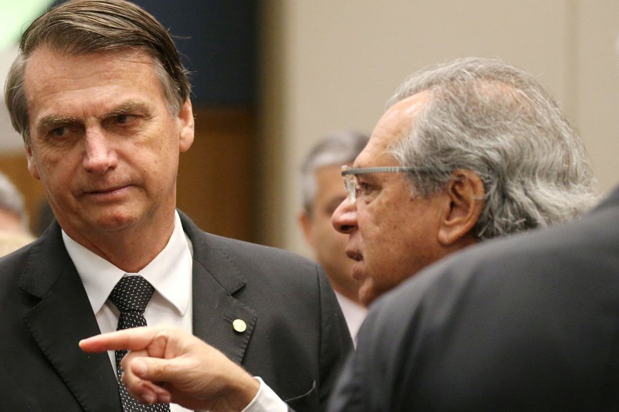 Bolsonaro e seu Posto Ipiranga são derrotados na primeira batalha da guerra pela previdência