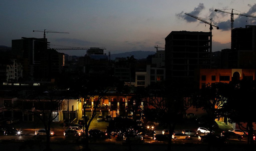 Novo apagão foi 'ataque de magnitude' contra rede elétrica, diz Venezuela