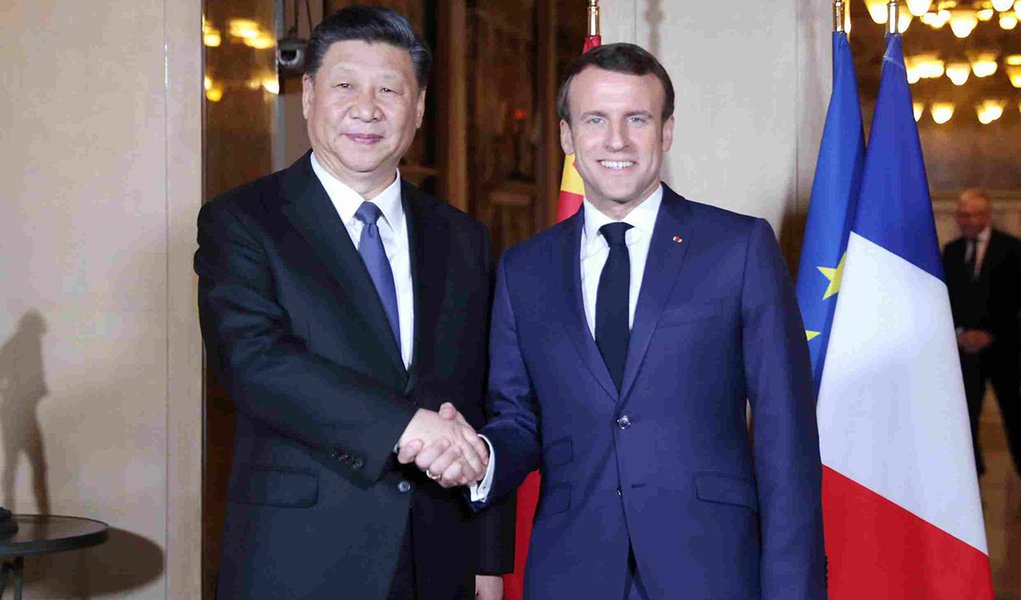 Xi Jinping e Macron se reúnem na França por parceria estratégica