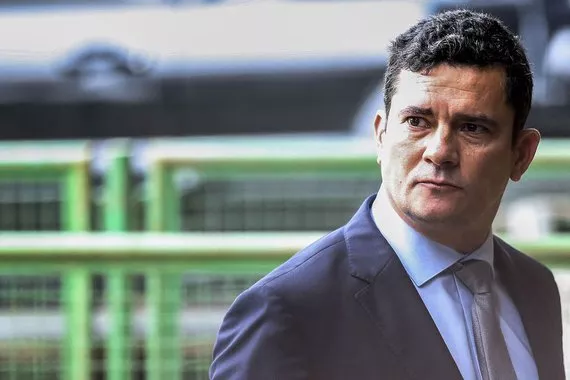 Defesa diz que Moro não deverá comparecer ao julgamento que poderá cassar o seu mandato e que ações 'pleiteiam terceiro turno'