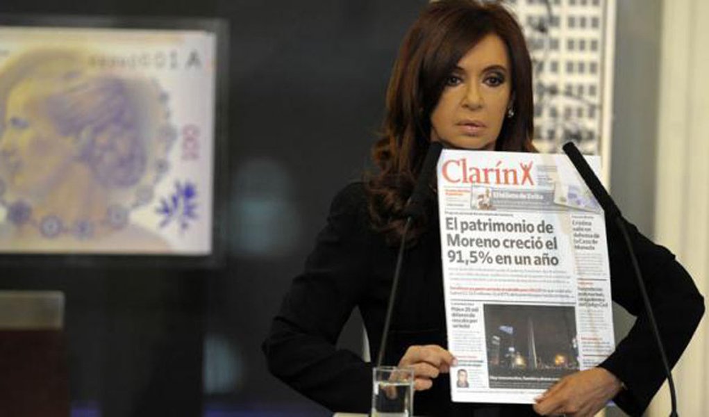 Cristina apresenta regras da sua "Ley de Medios"