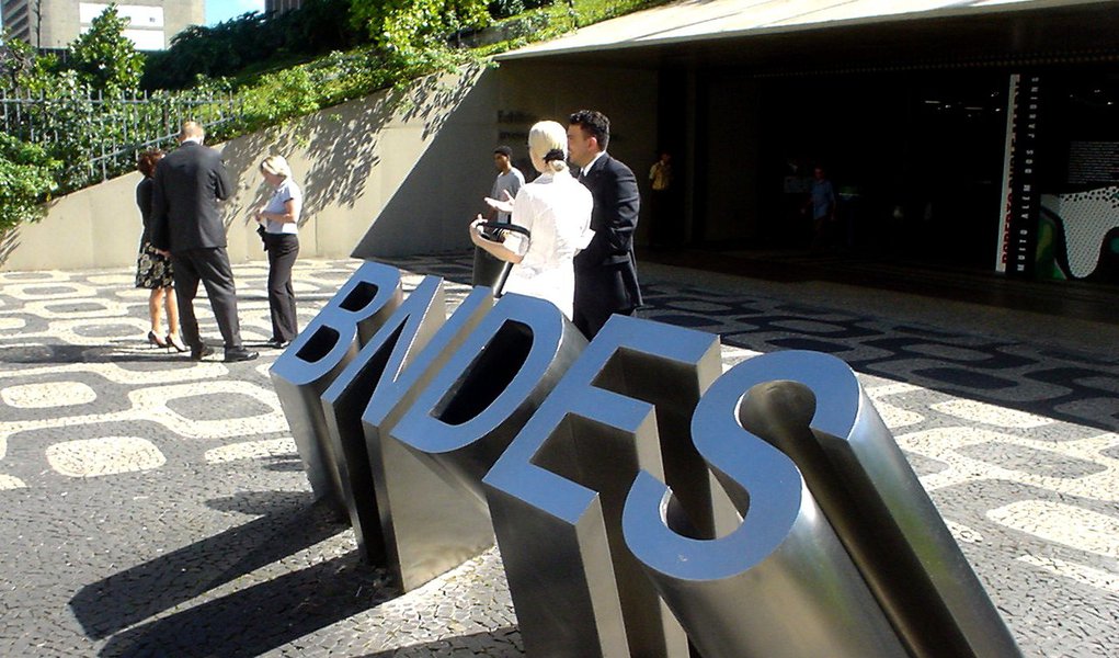 Tesouro reforça crédito do BNDES em R$ 10 bilhões