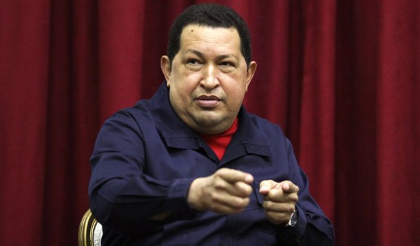 De volta a Caracas, Chávez intensifica campanha pela reeleição