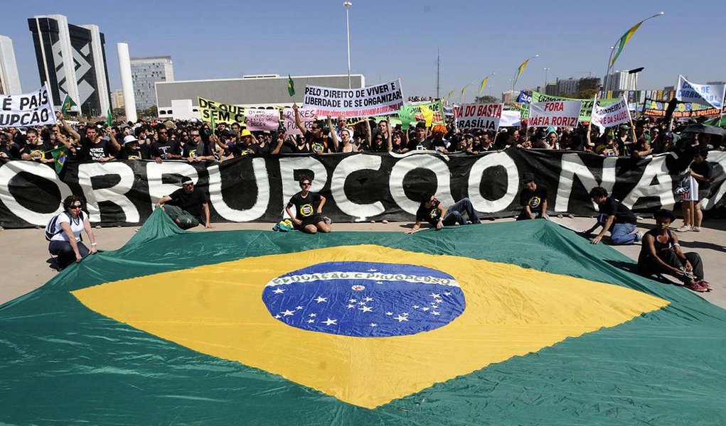 Brasil é o 69º país mais corrupto do mundo, diz ONG