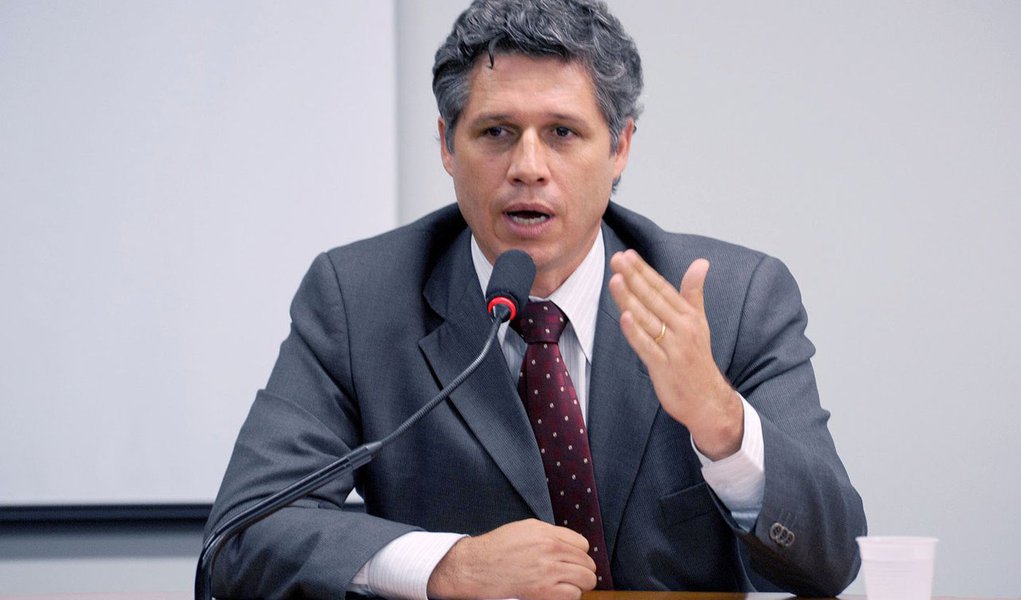 Paulo Teixeira vai propor cassação de Wilder