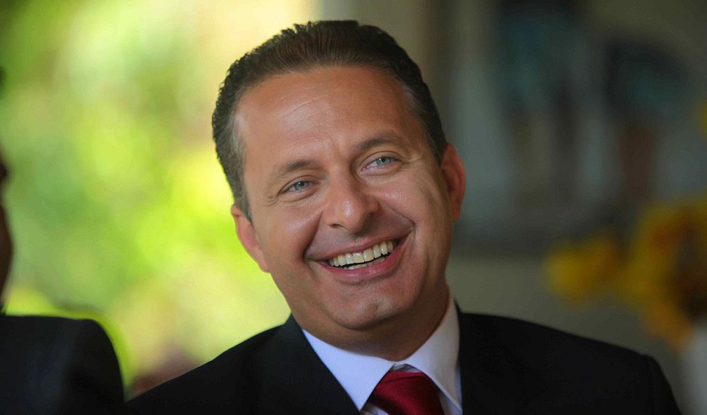 Eduardo Campos é quem ganha com a sangria do PT