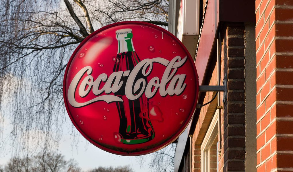Coca-Cola é multada por enganar consumidores