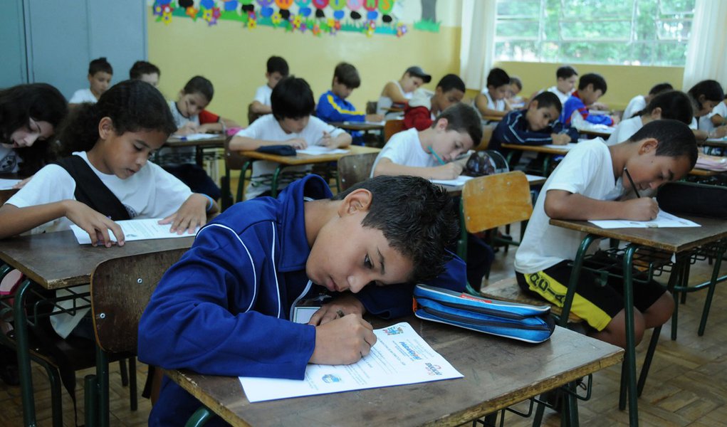 Provinha Brasil vai avaliar 7 milhões de crianças em 2013