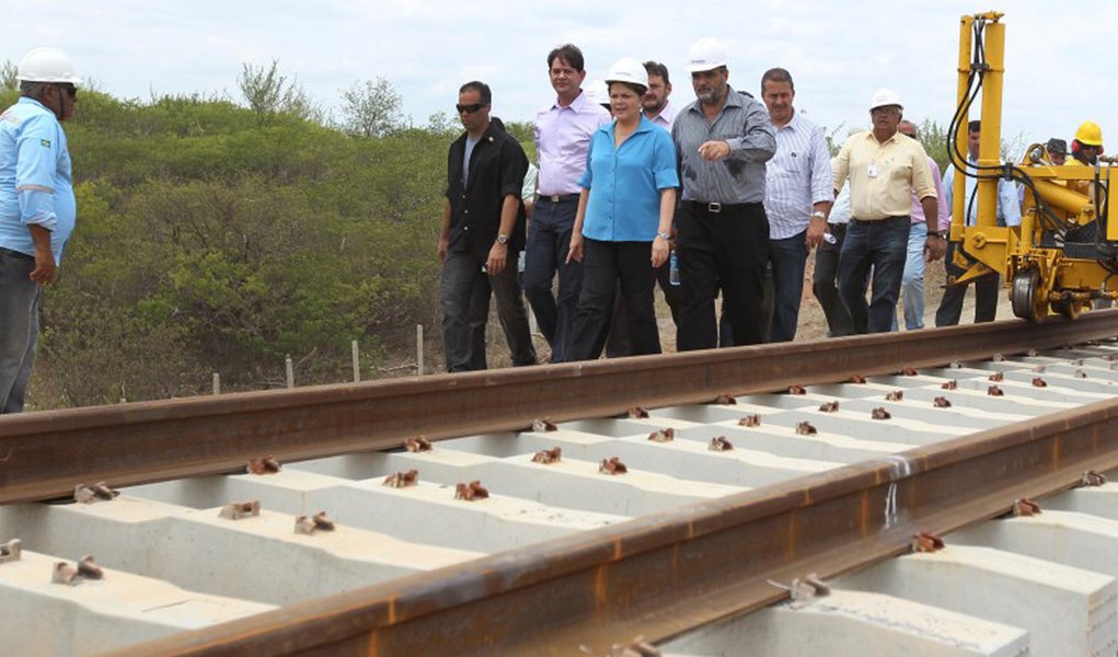 Ministro dos Transportes anuncia nova ferrovia