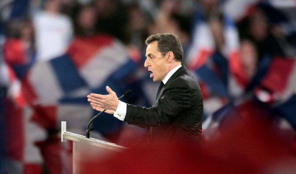 Sarkozy ameaça deixar o acordo de fronteiras livres
