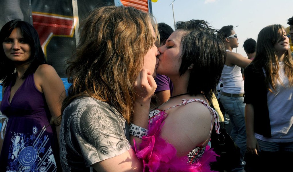 IBGE identifica 60 mil casais gays no país
