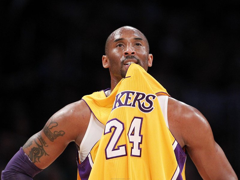 Operado, Kobe Bryant fica fora da NBA
