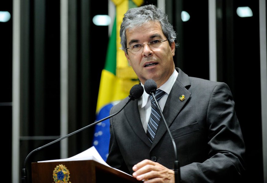 Senador Jorge Viana sai em defesa da Petrobras