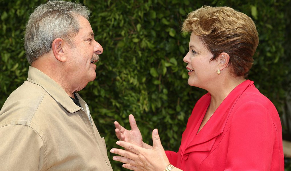Governo Dilma gasta menos com cartões do que Lula