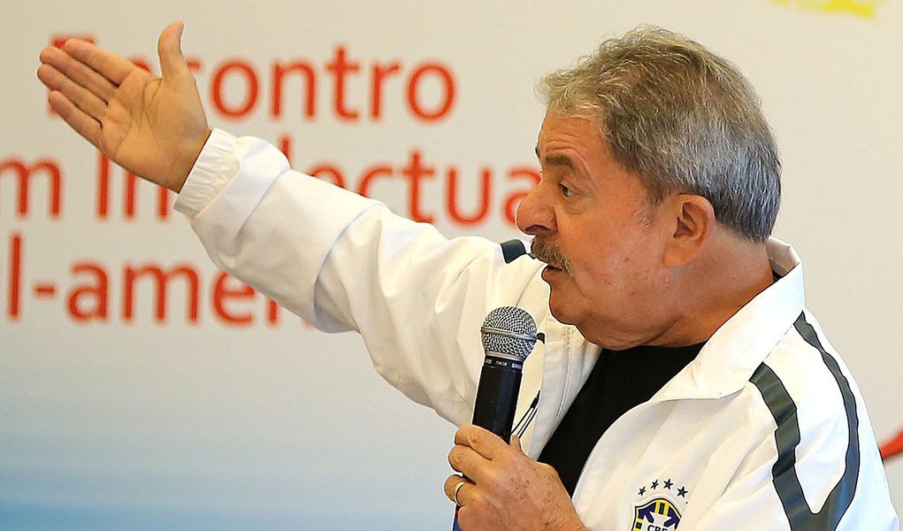 Lula debate integração regional com ministros
