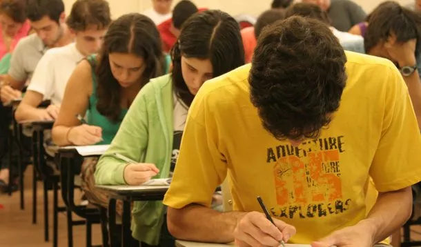 Fuvest recebe pedidos de isenção de taxa para novo vestibular 