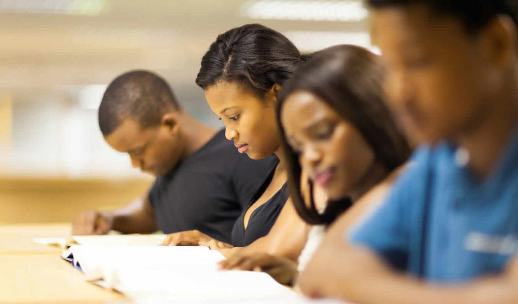 Com maioria de mulher e negra, ProUni tem 50% a mais de inscritos