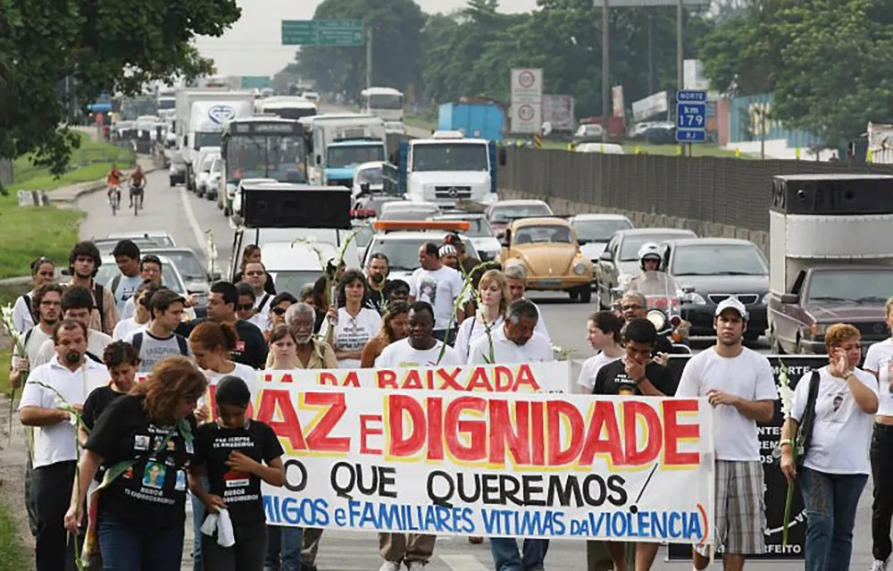 Após dez anos da Chacina, pouco mudou na Baixada