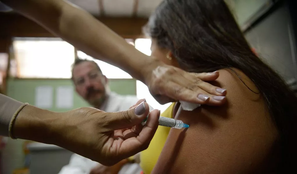 Butantan começa entrega de vacina contra dengue ao Ministério da Saúde