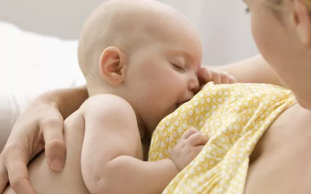 Novo guia alimentar infantil da OMS muda recomendações sobre introdução alimentar e o uso de fórmulas
